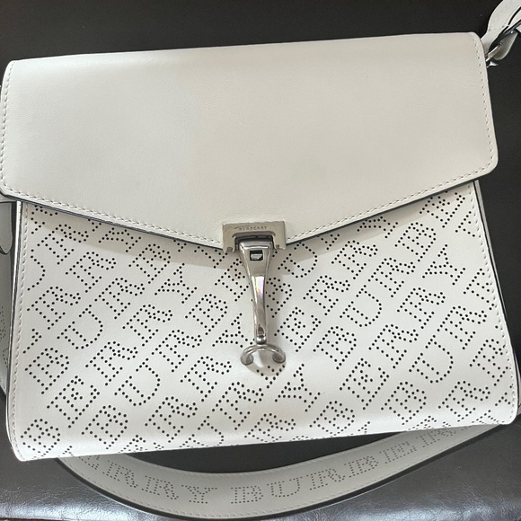 Burberry - Picture 1 of 6
